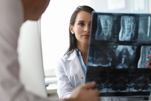 13 Questions to Ask Your Spine Surgeon Before a Herniated Disc Surgery